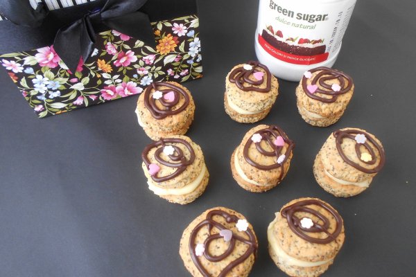 Biscuiti cu mac si ciocolata alba