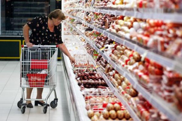 Tiruri intregi cu marfa expirata din alte tari aprovizioneaza supermarketurile din Romania