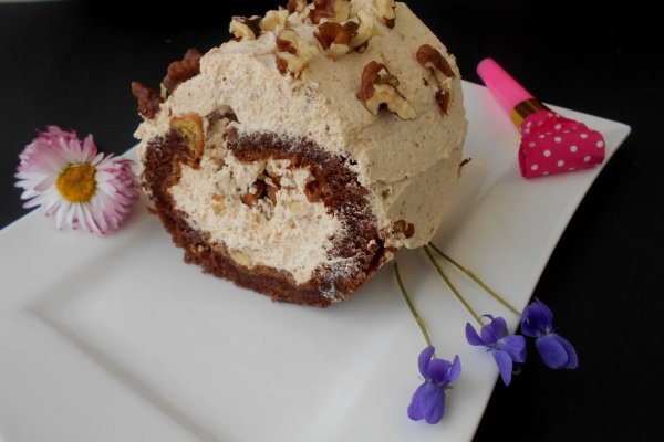 Rulada cu caramel mentolat si nuca