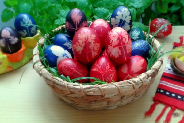 Oua decorate cu frunzulite