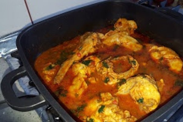 Iepure in sos de rosii