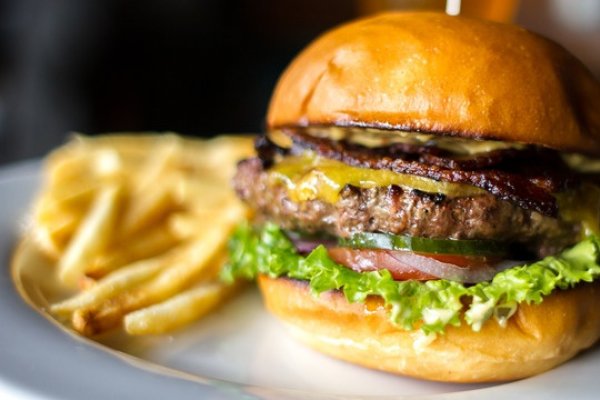 Cele 9 trucuri pentru a pregati cel mai bun burger