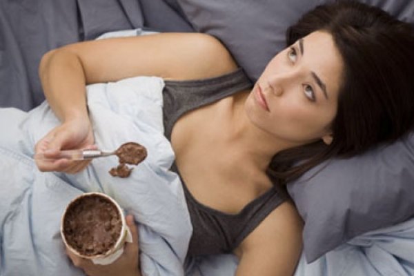 Ce alimente sunt nocive atunci cand sunt consumate inainte de culcare