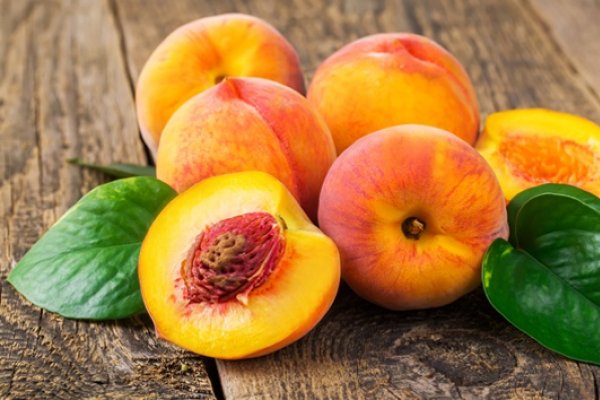 Ce poti sa gatesti cu piersici - 10 retete delicioase