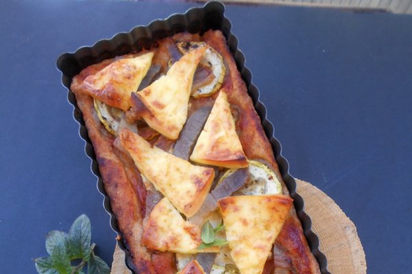 Pizza cu dovlecel, cas si sunca