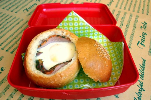 Ou cu muschi tiganesc in chifla