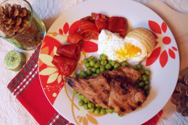 Platou mixt cu friptura si legume