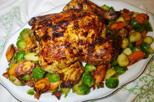 Pui dulce-acrisor pe pat de varza de bruxelles