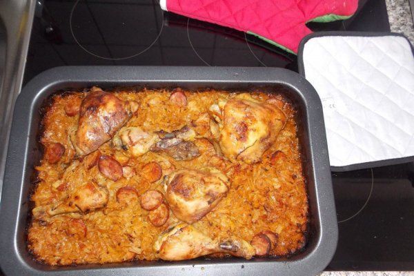 Varza cu carne de pui, la cuptor