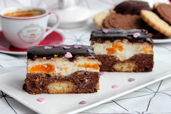 Prajitura cu piscoturi, iaurt si mandarine