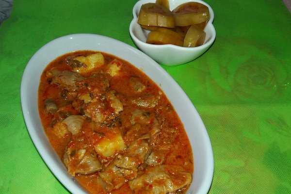 Mancare cu pipote de pui