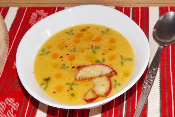 Supa crema de dovleac cu mar