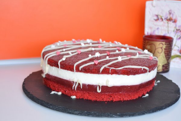 Catifea rosie cu capsuni