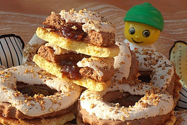 Fursecuri cu bezea si nuca