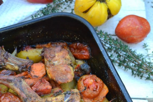 Friptura de iepure cu legume la cuptor