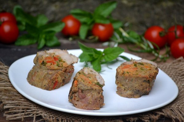 Rulada de miel umpluta cu legume