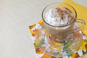 Bautura-desert cu Irish Cream, cafea si frisca