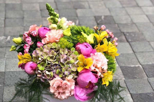 Beneficiile unui buchet de flori în locuința sau biroul nostru
