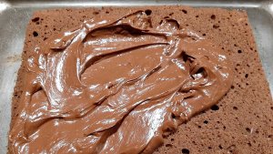 Crema de ciocolata pentru torturi si prajituri