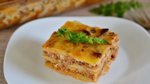 Reteta simpla si usoara de musaca de cartofi cu carne tocata