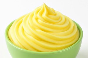 Crema de vanilie cu unt pentru torturi si prajituri – fina, gustoasa si aromata