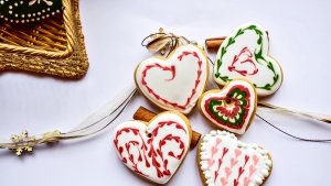 Royal Icing sau glazura regala - reteta clasica pentru decorat turta dulce, biscuiti si alte deserturi