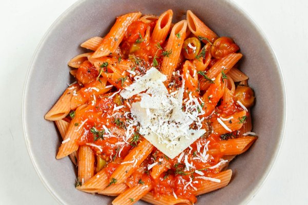 Paste cu sos de rosii – reteta simpla, rapida si gustoasa