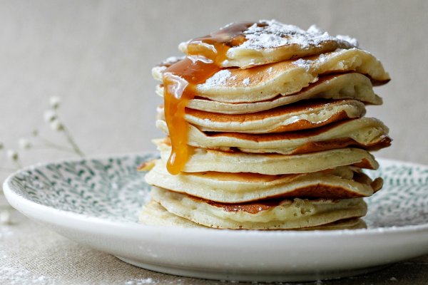 Clatite americane – reteta simpla de pancakes pufoase explicata pas cu pas