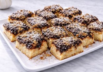 Prajitura frageda cu gem si nuci - reteta simpla, economica si delicioasa
