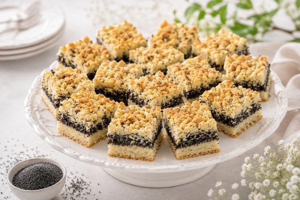 Prajitura frageda cu crema de mac - un desert fin, aromat si incredibil de gustos
