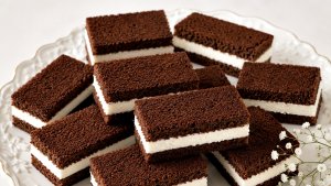 Prajitura Kinder felie de lapte - reteta de casa usoara si delicioasa